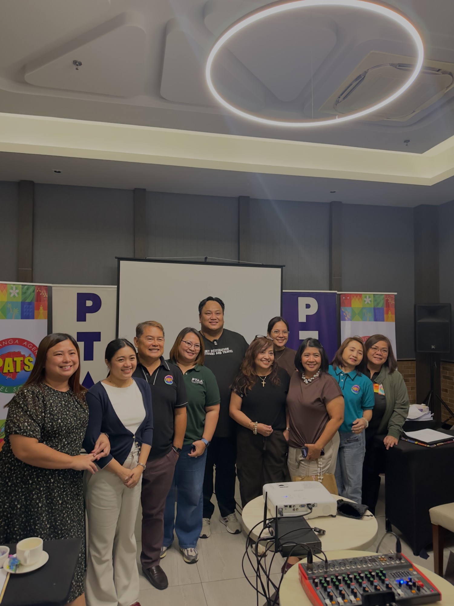 Group photo at Claude AI seminar